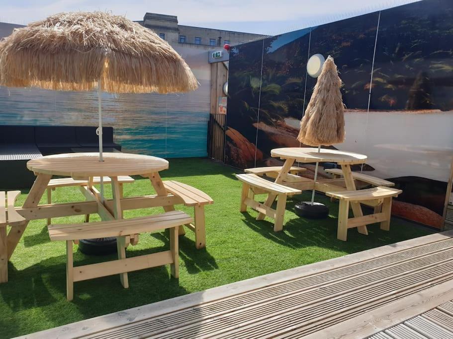 Ctr Penthouse - Rooftop Bar, Sleeps 19 Apartment