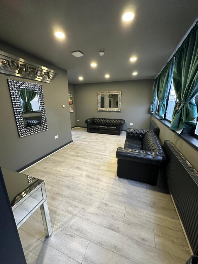 Ctr Penthouse - Rooftop Bar, Sleeps 19 Apartment